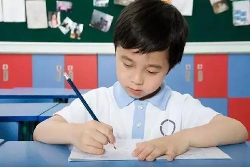 教育部：再不練字，孩子將無(wú)緣上大學(xué)?。ɡ蠋熮D(zhuǎn)給家長(zhǎng)）